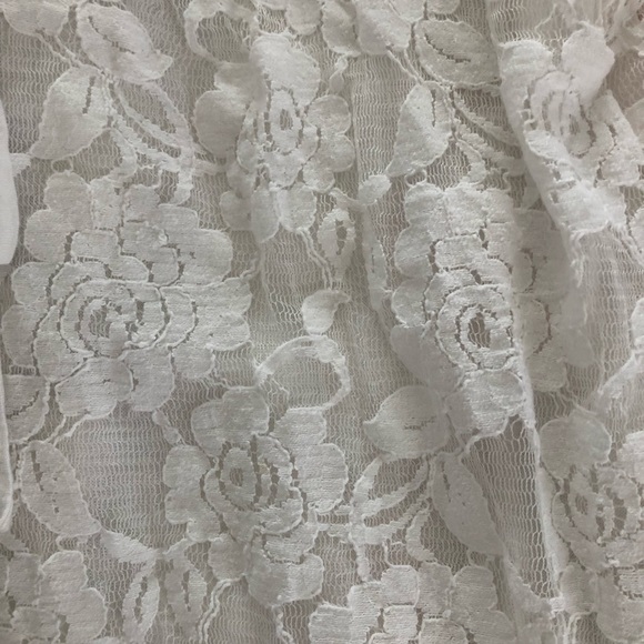 Beautiful lace blouse, made and bought in Italy - Picture 6 of 7